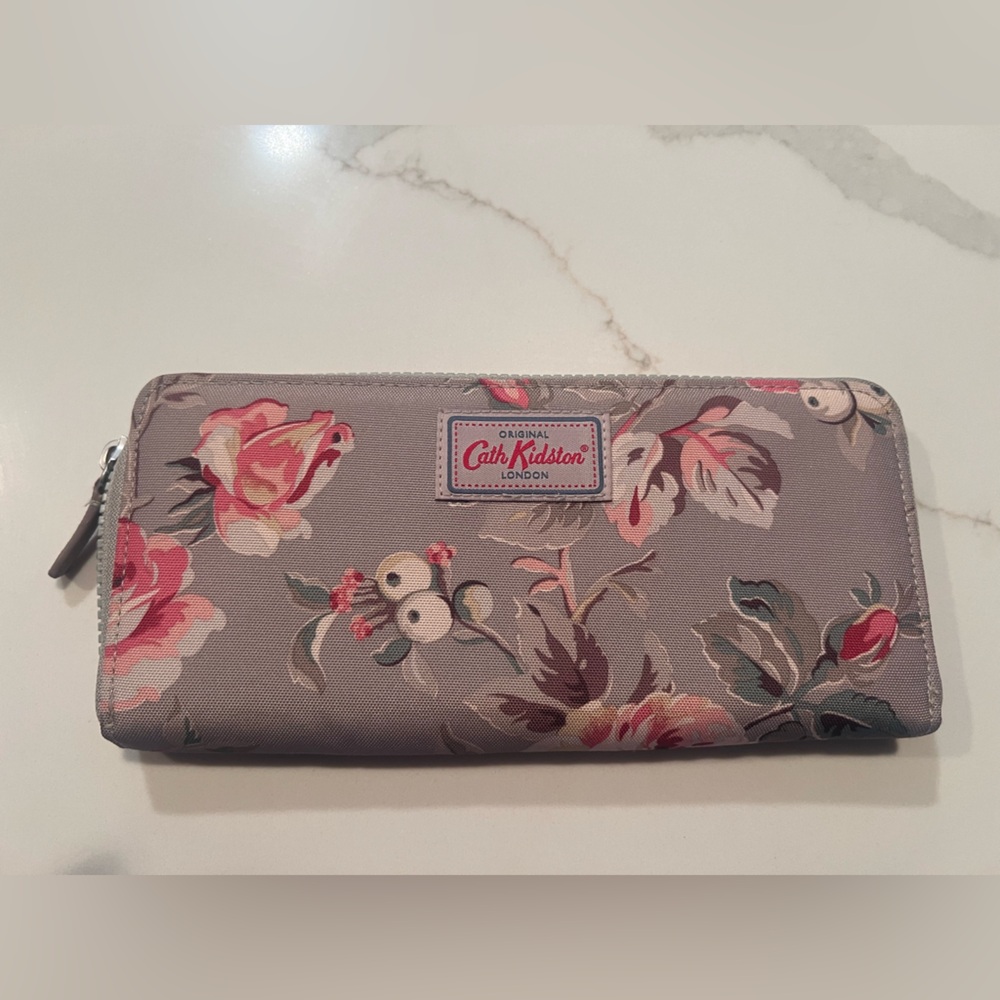 CATH KIDSTON LONDON full zip wallet in grey with cabbage rose floral.